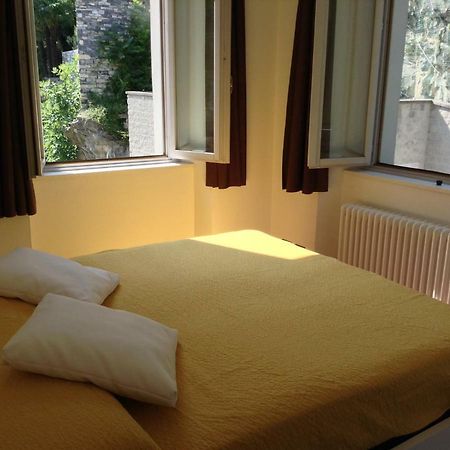 Larius Apartment Parking Carate Urio Екстер'єр фото