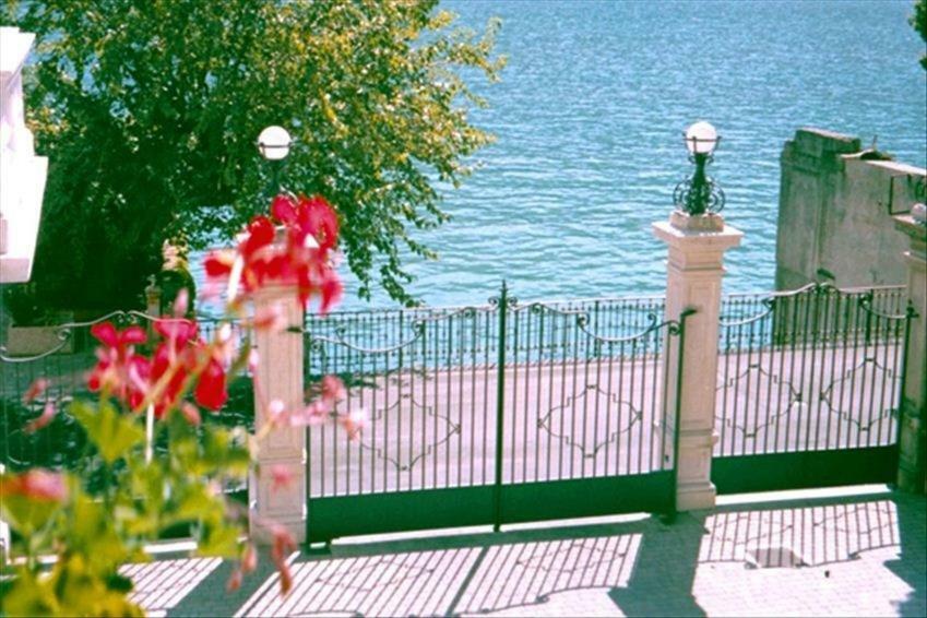 Larius Apartment Parking Carate Urio Екстер'єр фото
